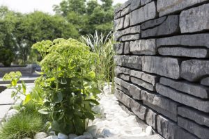 beton w ogrodzie